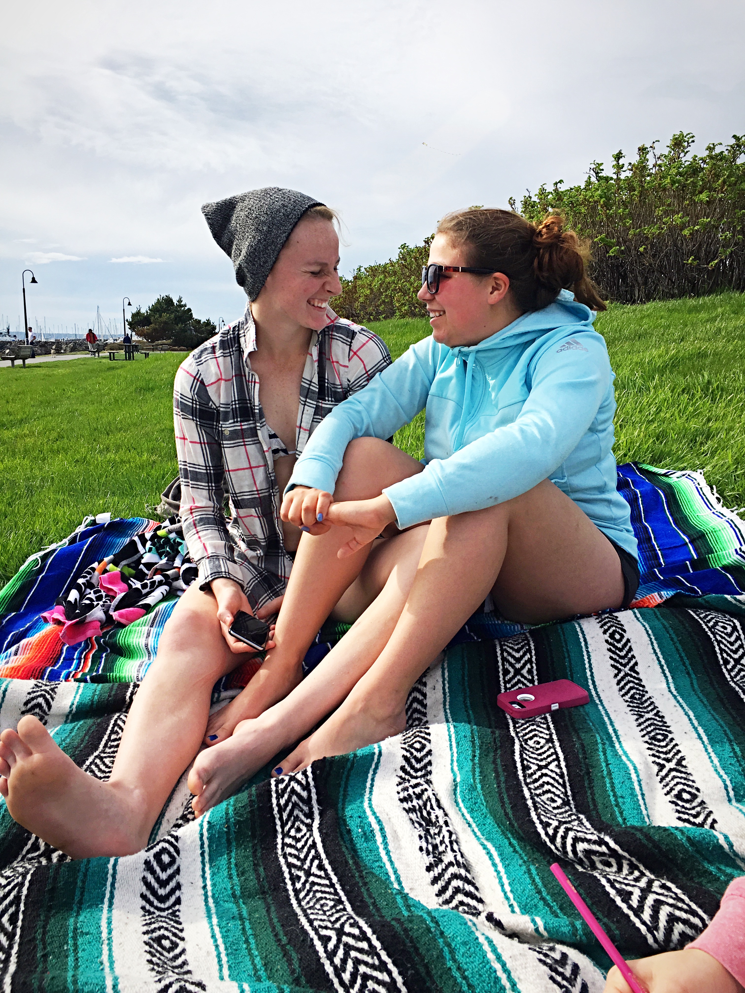 From friendship to more - Photo 1